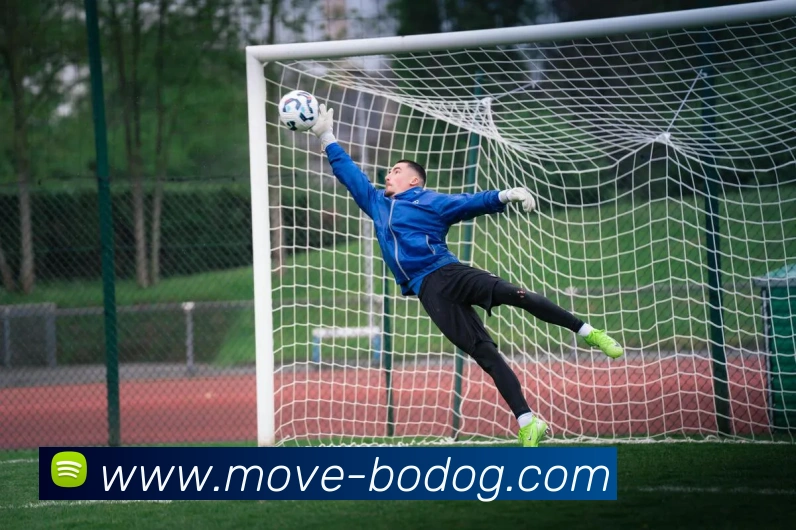 沃特森全能表现助力球队胜利13投7中斩获24分7篮板4助攻2盖帽